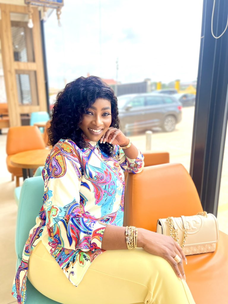 TheCookieteeGH's tweet photo. How was your day love?? https://t.co/4G3deUuV23