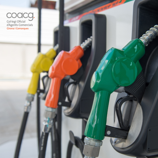 COACGI's tweet photo. ⚠️Els i les agents comercials col·legiats mantenen els #descomptes en #benzina. Mantenir aquests descomptes ha estat possible gràcies a la gestió de la col·legiació amb Cepsa i Repsol per intentar mitigar l'impacte de la decisió del Govern de l'Estat 👉 https://t.co/beiSTt1OuW https://t.co/co9H6mNk6A