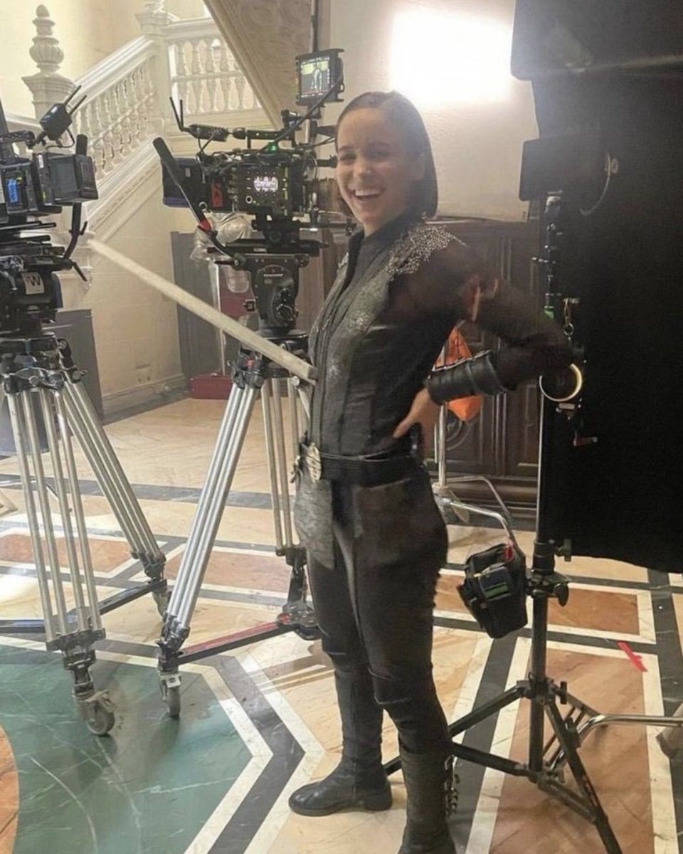 wideeyedgays__'s tweet image. i hope that she sees how much we adore her &amp;lt;33 #SaveWarriorNun #WarriorNun 

LOVE YOU ALBA