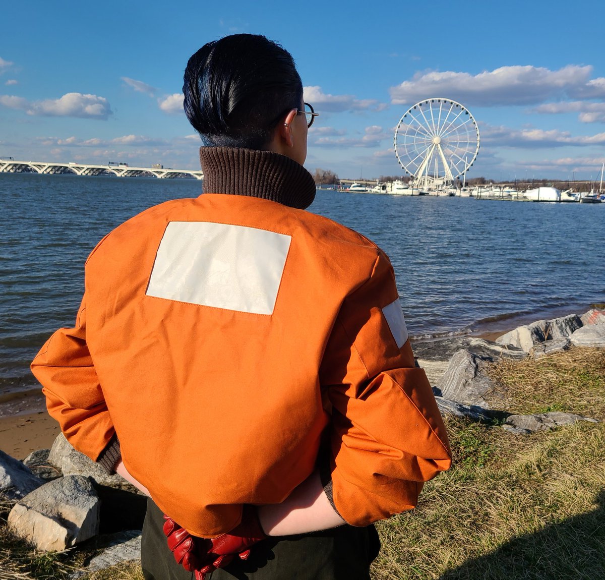 thespcosplay's tweet image. “A pleasure wheel?” The lieutenant looks wistfully at the horizon, as if picturing gondolas rising to the sky.
#DiscoElysium #kimkitsuragi