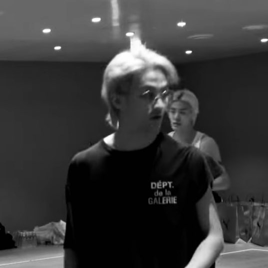 李J tweet media