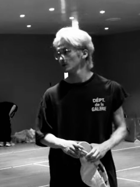 李J tweet media