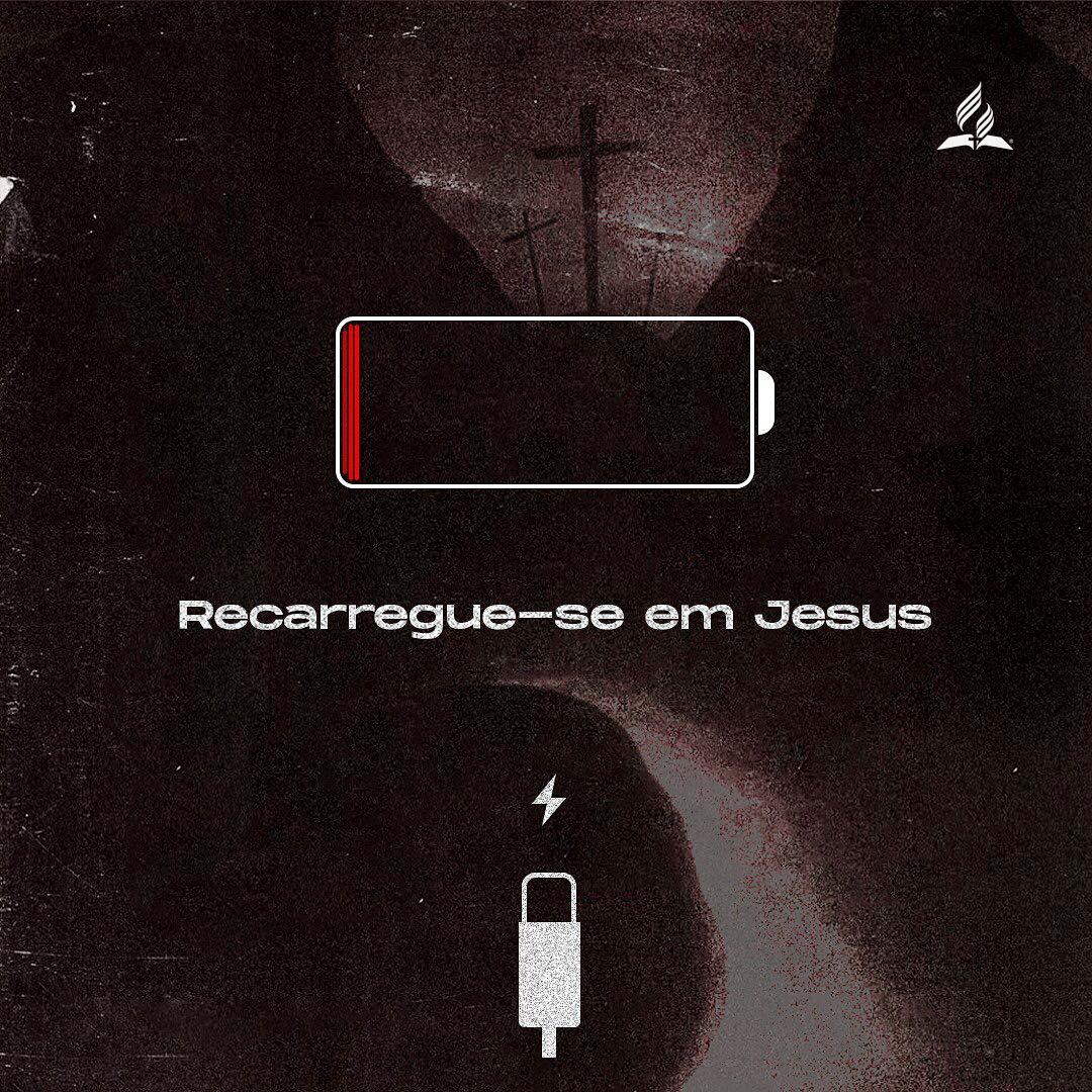 Que tal desligar esse celular e procurar um cantinho pra recarregar sua energia espiritual? Esse momento te deixará preenchido do Senhor!