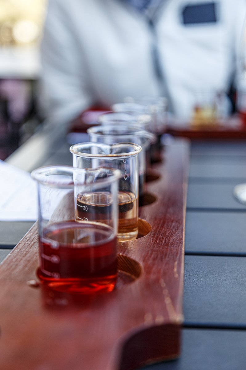 Come to Busted Oak Cellars for a large selection of Texas Wines. Many award winners and enjoy the beautiful country atmosphere.
@