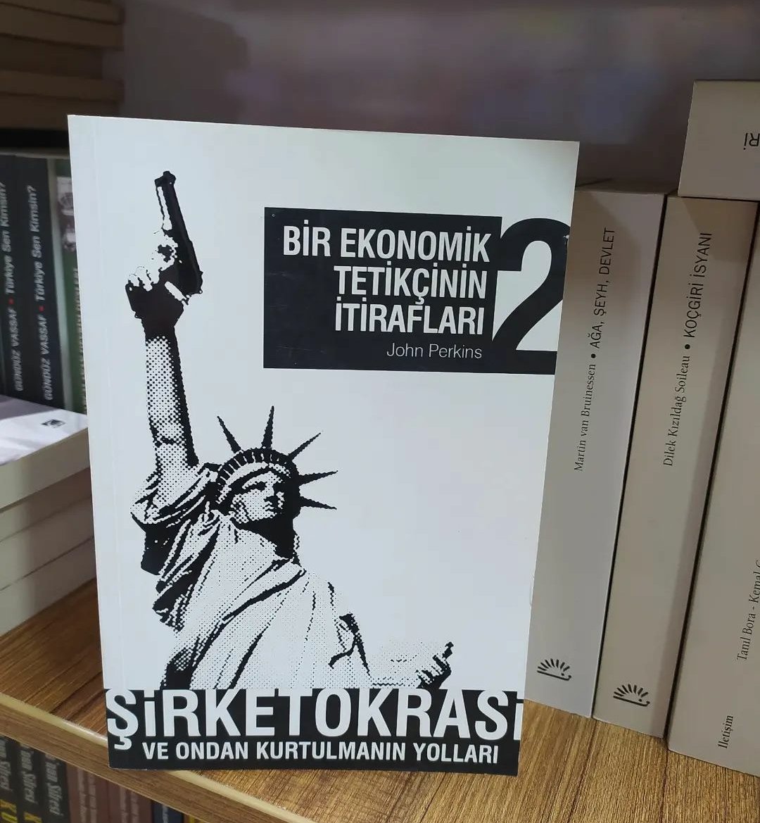 John Perkins...✍️
April yayıncılık evi 📝

Ji bo siparişan peyam bîşinin...✍️
Sipariş için Dm
<a href="/niviskarw/">Niviskar Pîrtûk</a>