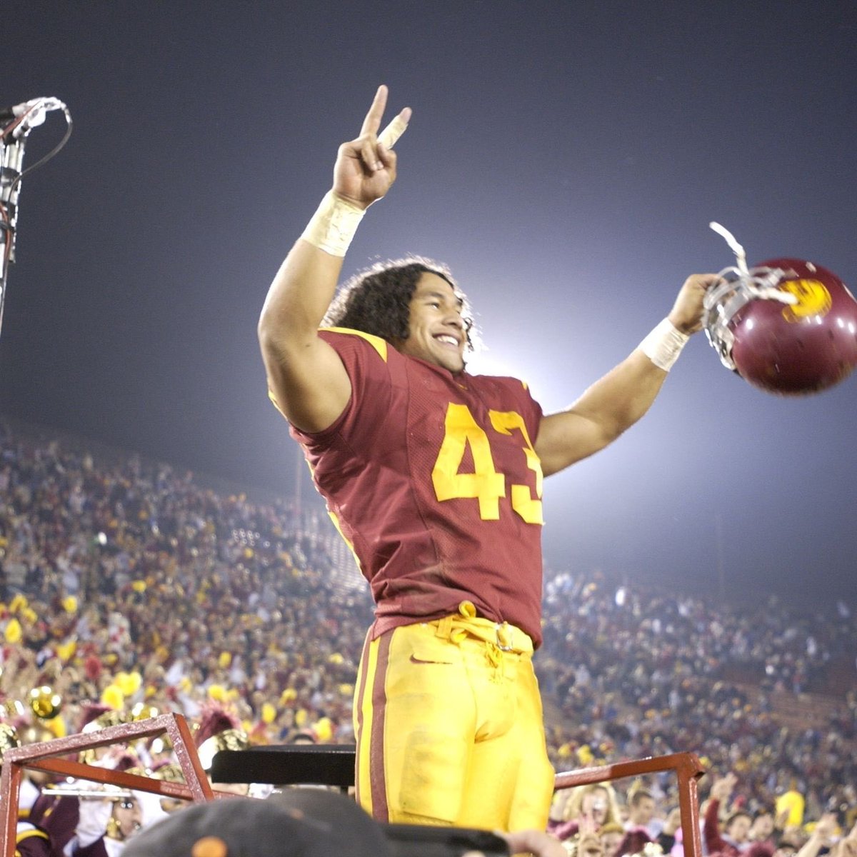 VabxToure's tweet photo. After a great conversation with @CoachDee_USC I am extremely blessed to announce I have received an offer from the University of Southern California!!✌️#irvingtontuff #fighton✌️ @CoachSmokeNJ @CoachGrinch @Blessedking1000 @IbkBender https://t.co/GBs6amH7UY