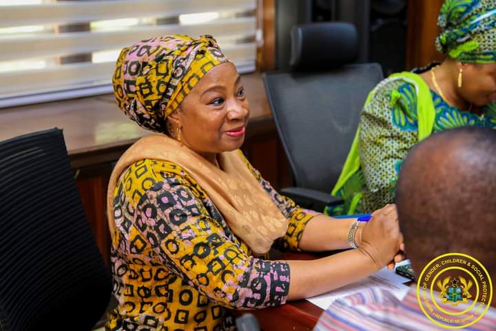 MoGCSP_Ghana's tweet photo. The Minister for Gender, Children and Social Protection, Hon. Hajia Lariba Abudu on Wednesday, 11th January 2023 met with the Directors, Heads of Departments and Units of the Ministry of Gender,Children and Social Protection (MoGCSP). https://t.co/IdlcYGy2N5