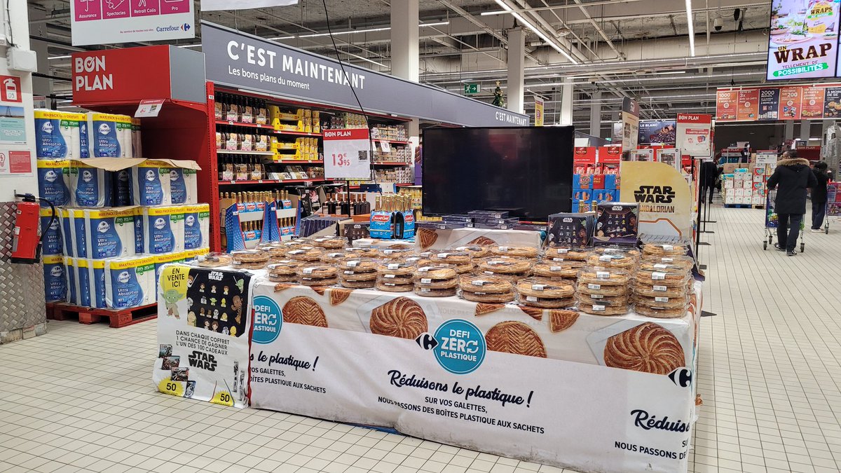 SNEC_Meerchaut's tweet photo. Visite Carrefour Sannois @SNEC_CFE_CGC Bon échange avec l'encadrement @GroupeCarrefour les futures élections approche #toujourspresentSNEC Merci à Éric et Farida pour leur investissement https://t.co/MWwrRaLDXL