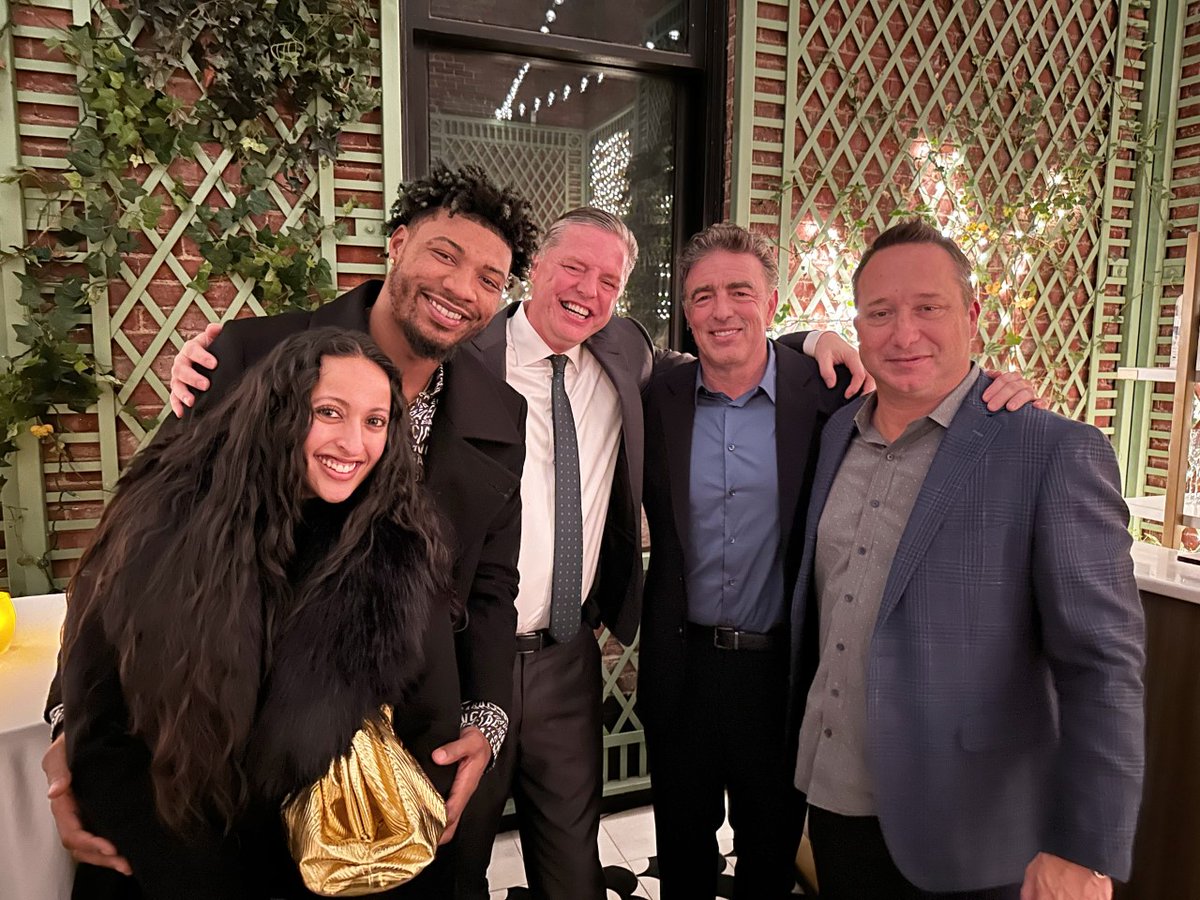 sentientjet's tweet image. A great time was had at Sentient’s annual Private Card Owner Dinner with the Boston @Celtics at @The_QuinHouse. Guests included Coach #JoeMazulla, Celtics Owner @Wyc_Grousbeck, Celtics TV analyst @Scalabrine, and Celtics Starting Point Guard @smart_MS3. #SentientJet #BleedGreen