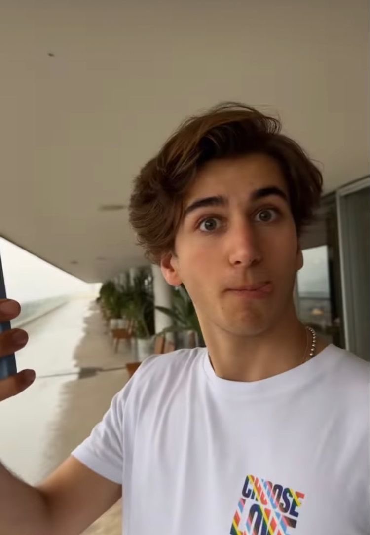 comfortbash's tweet image. 