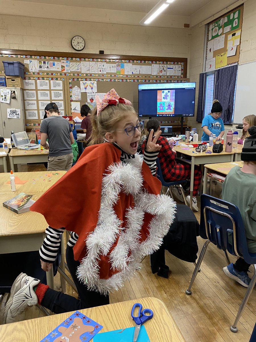 MrStLouis1's tweet photo. @HBeatonBulldogs making cards for long term care residents during the last week before the break.  Thanks @HughBeatonHnS for the materials and ideas. #56S https://t.co/3L58HPZlK0
