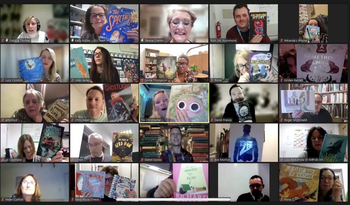 rcharlesworth's tweet photo. Another lovely #BookWave from the @OpenUni_RfP team*. Looking forward to hearing more about the Teacher Reading Groups in Spring and developing an example of practice; graphics/comics, definitely being a focus for me!
📚
*Apologies if I missed anyone https://t.co/CPRCZV8pBI