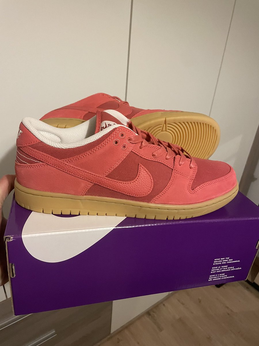 sundayoffsurf's tweet photo. WTS Dunk sb adobe 45 dm https://t.co/nvyZXefij1