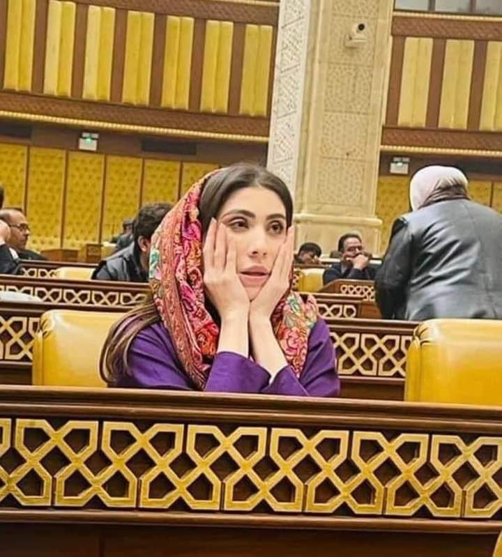 balochi5252's tweet photo. اب اسکا کیا بنے گا؟😂 https://t.co/J4BZuXPviq