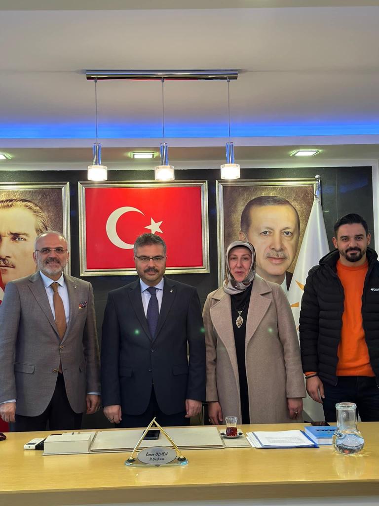 AKEfelerKadin's tweet photo. İl Başkanımız Sn. Ömer Özmen, Genel Merkezin uygun görmesiyle birlikte görevinden affını isteyerek Milletvekili Aday Adayı sürecini başlattığını https://t.co/5qvjqzcPAQşkanımıza,İl Başkanlığı süresi boyunca yaptığı hizmetlerden dolayı teşekkür ederiz. https://t.co/wWy0odYeMB