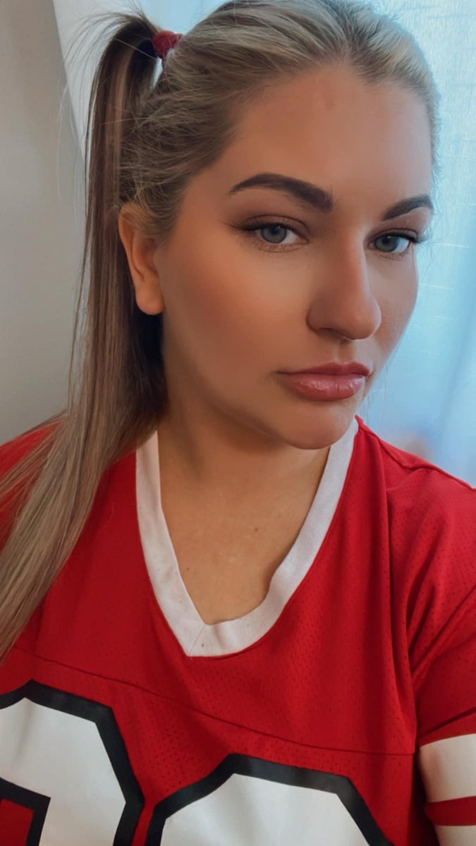 I do not edit my photos. There is no filters. Completely raw, and unedited for real photos, and videos. 😉 I like it real, and raw.
onlyfans.com/alessandramari…