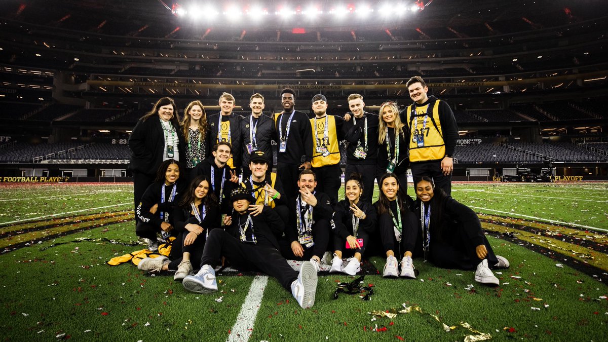 jordnnewell's tweet photo. An honor and a privilege.

An unforgettable experience with some of the best creators in the country. I’m inspired by this team and proud of what we accomplished. 

A lifetime of blessings in a single week in the City of Angels. Grateful doesn’t do it justice. https://t.co/coKvOYCCS6