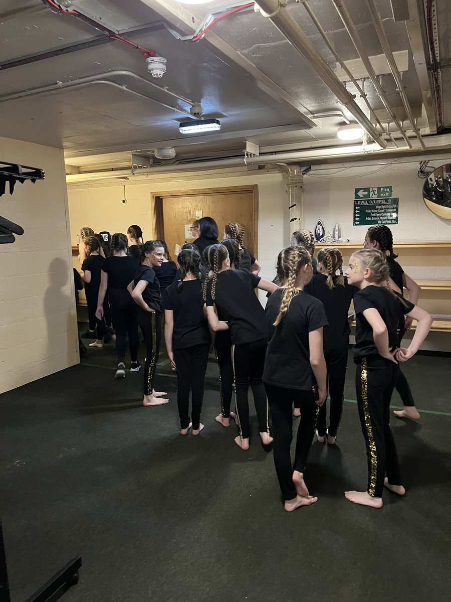 It’s show time! Year 7 dancers back stage and ready @RubiconDance