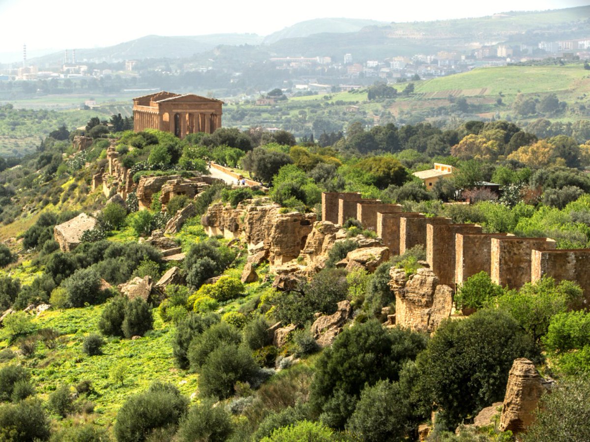 EllaMQuinn's tweet photo. #valleyofthetemples https://t.co/w8yThn2r7w