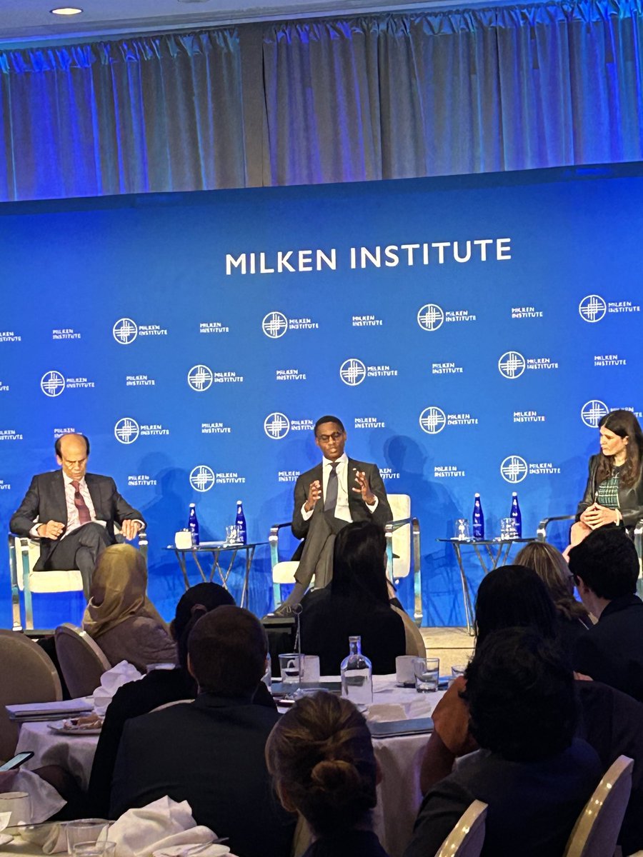 LauraNBrunner's tweet image. So thrilled to be at Milken Public Finance Forum. Michael Milken interviewing Cleveland Mayor Bibbs and Michigan Congresswoman Stevens. Getting ideas to bring home.