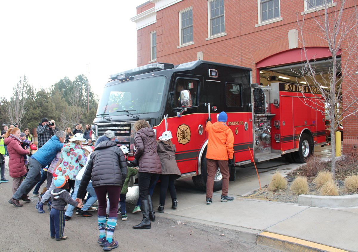 BendFireRescue's tweet photo. Engine 326 is now in service!
Thanks to everyone who came out to celebrate our first new engine in 22 years! Engine 326 will bring crucial emergency fire services to the core of Bend.
#bendfire #bendfirefighters #pushinceremony https://t.co/Wf5BZo0uo6