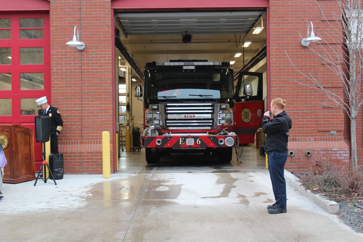 BendFireRescue's tweet photo. Engine 326 is now in service!
Thanks to everyone who came out to celebrate our first new engine in 22 years! Engine 326 will bring crucial emergency fire services to the core of Bend.
#bendfire #bendfirefighters #pushinceremony https://t.co/Wf5BZo0uo6