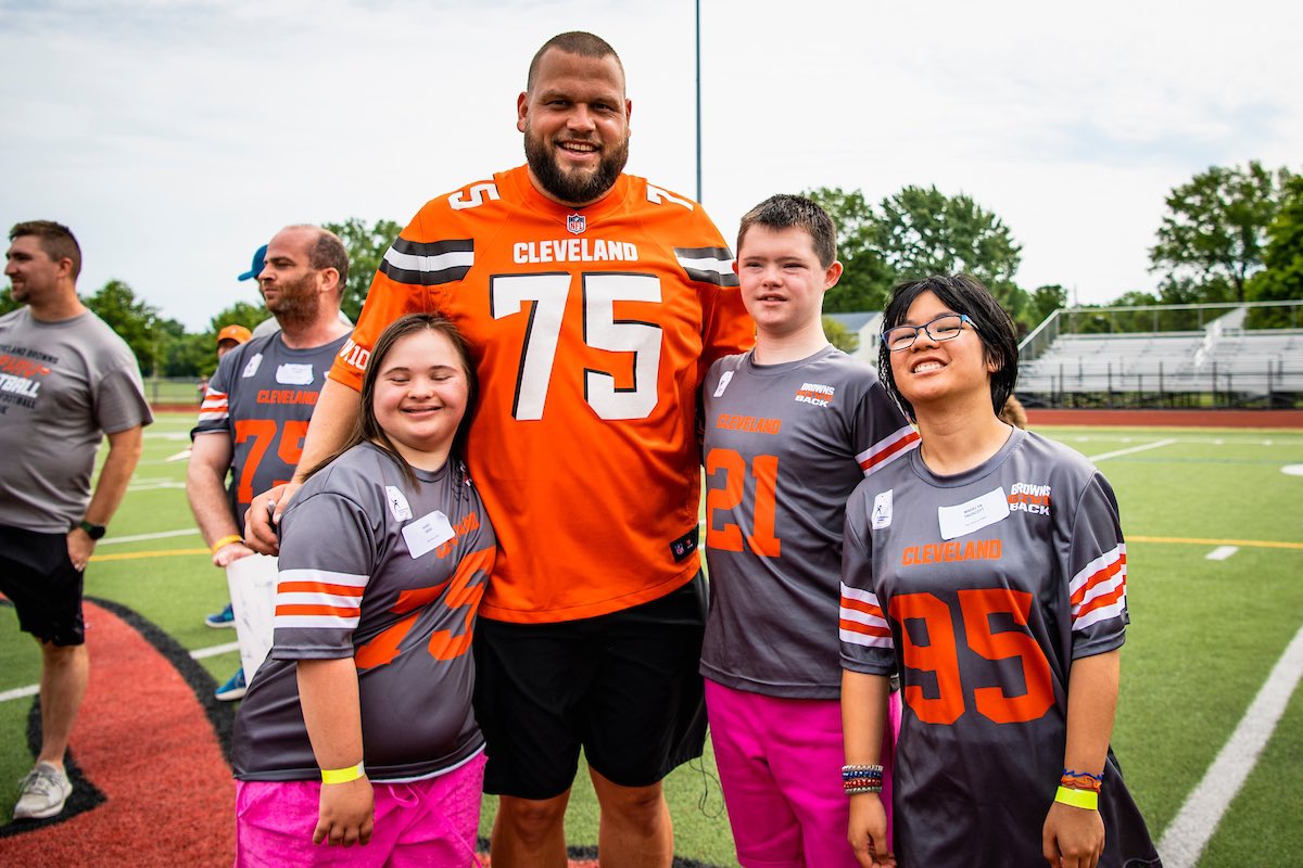 BrownsGiveBack tweet media