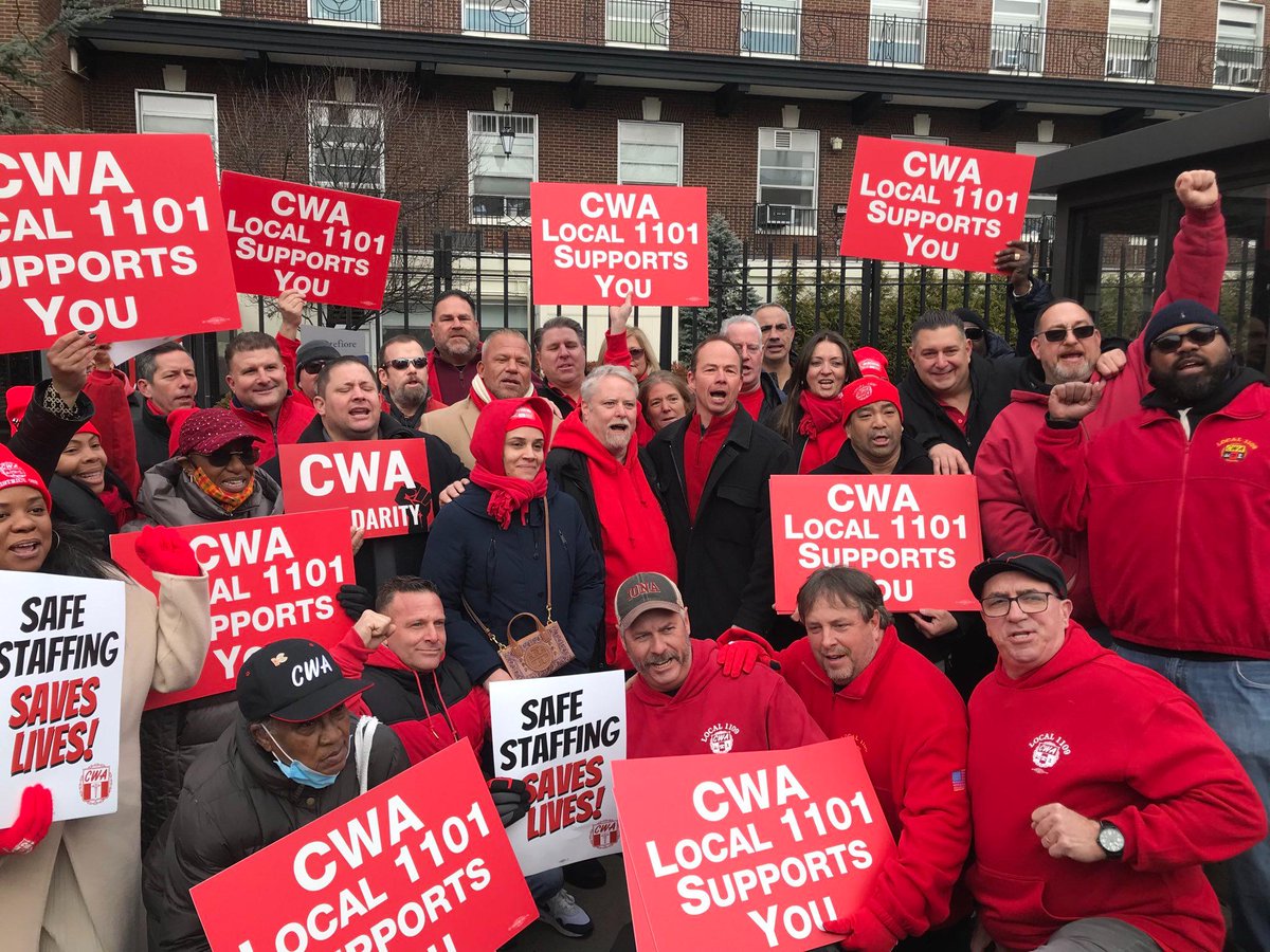 Dozens of Verizon workers, part of @CWAUnion Local 1101 came out this afternoon to Montefiore Hospital in the Bronx to stand in solidarity with striking nurses. When labor stands together, we win! #SafeStaffingSavesLives 

@nynurses @cwa1101SI