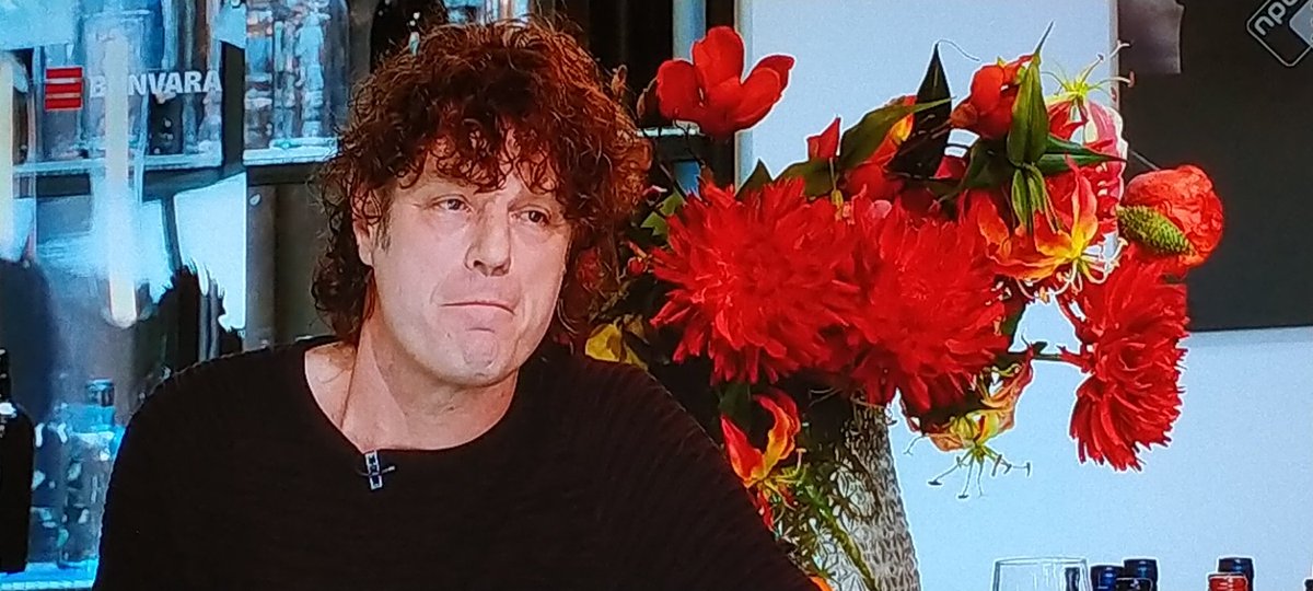 #FirstDates  hij heeft 500 vrouwen gehad in bed. Wat een fantast. Met zijn lelijk porem. Dat had hij graag 

#firstdates