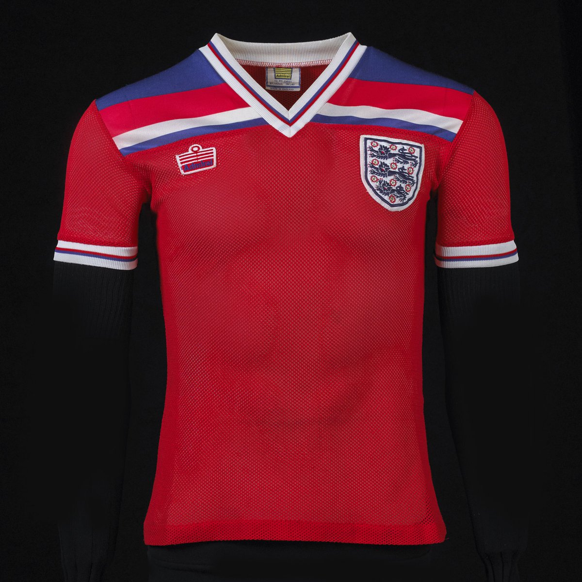 The England Kitroom tweet media