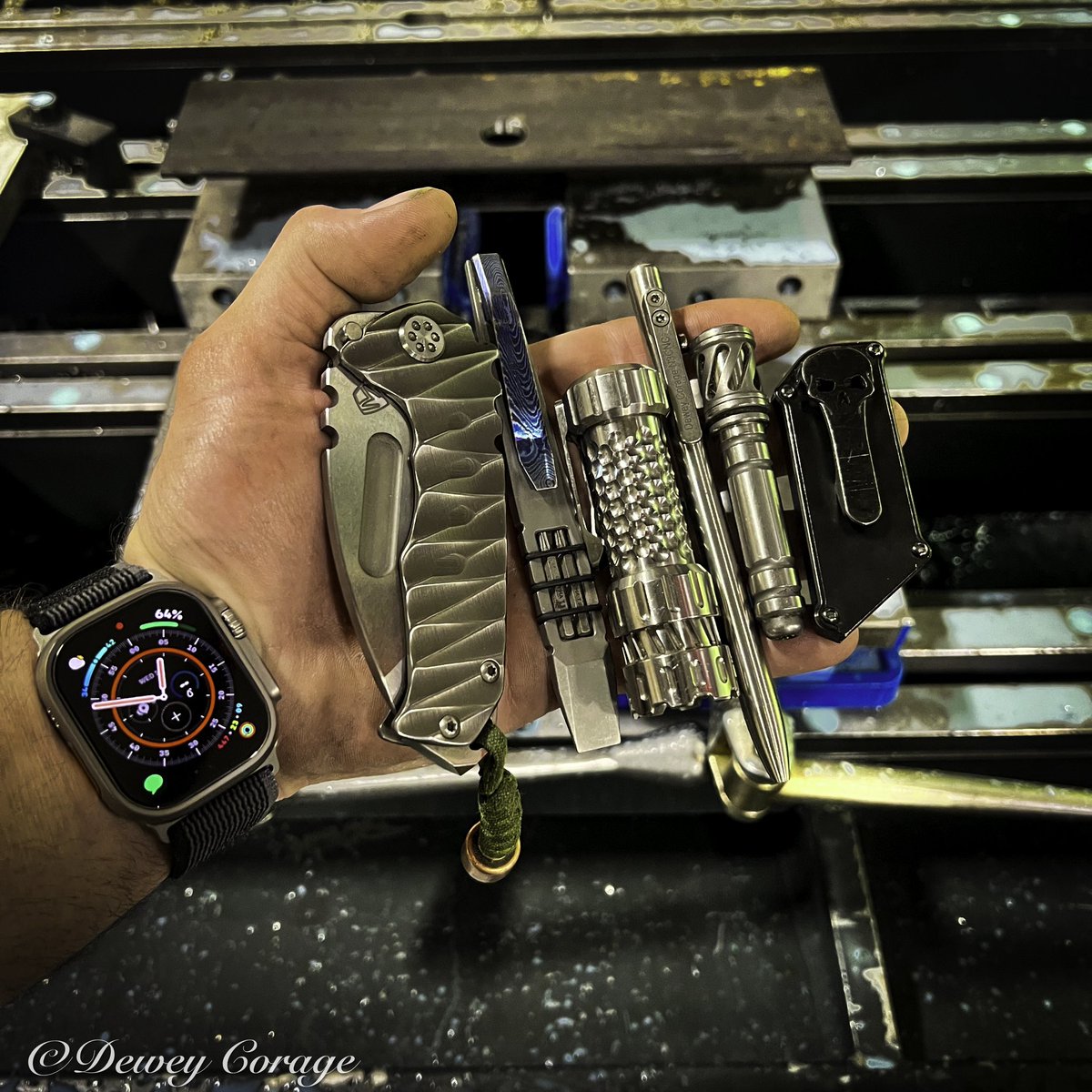 VooDew_nomad's tweet image. Whatcha Carrying? Let’s 👀