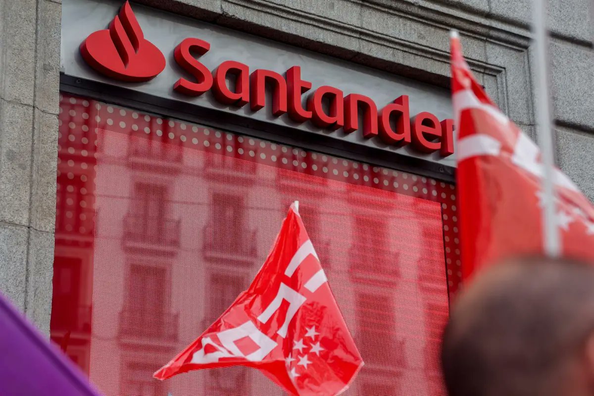 🔴 CCOO convoca concentraciones en Banco <a href="/santander_es/">Santander España</a> para pedir que la subida salarial no se compense con complementos. Vía <a href="/Forbes_es/">Forbes_es</a> 

🔗 bit.ly/3ZuAnKv

<a href="/santander_resp/">Santander España Responde</a>  #NotequedesMIsalario 
#ElPoderdeCambiarlasCosas
#SectorFinanciero
#SomosImprescindibles