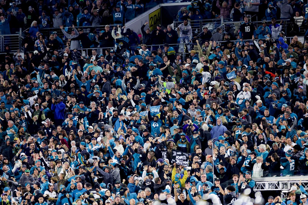 PhotoBowles's tweet photo. Forever, a football city. #DTWD https://t.co/URC5GOnfls
