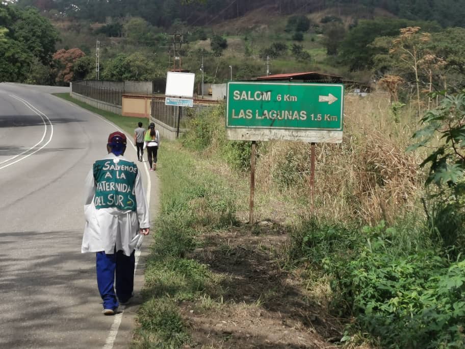 Oacobena's tweet image. Mis más sincero respeto al Dr. Jorge Pérez , por su perinigracion desde la ciudad de Valencia hasta la Basílica de la Virgen de la Divina Pastora en la ciudad de Barquisimeto, pidiendo por la salud de todos los venezolanos.

¡Increíble Dr. su lucha por la Salud!👏