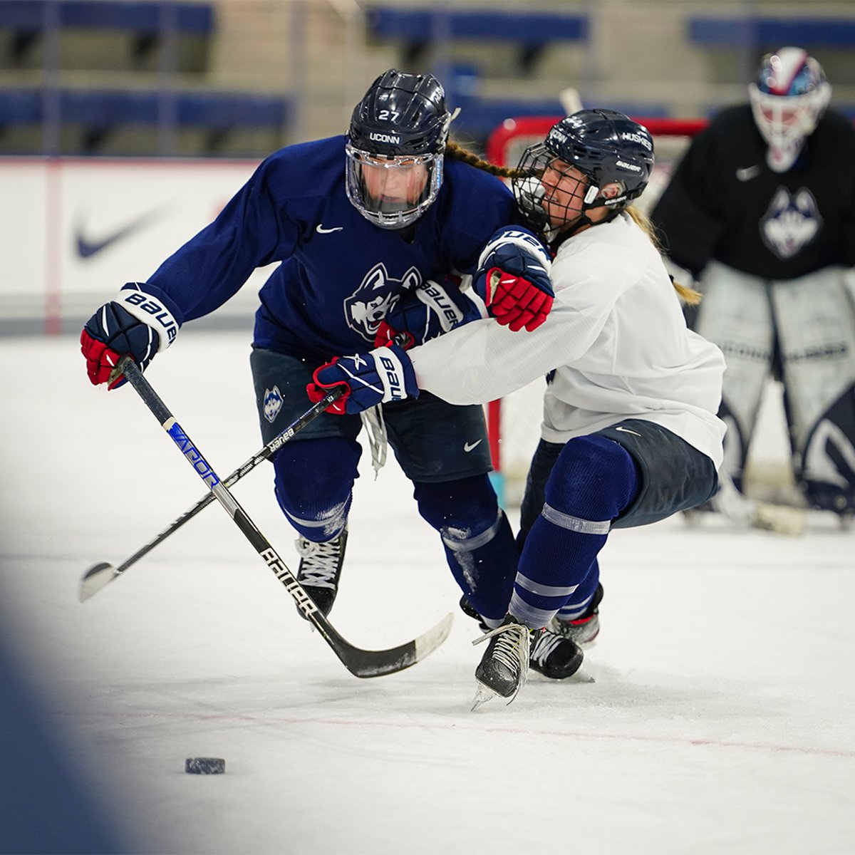 UConnHuskies's tweet photo. Gearing up for a big weekend 🏒

@UConnMHOC | @UConnWHOC https://t.co/0ZLlV5QBez