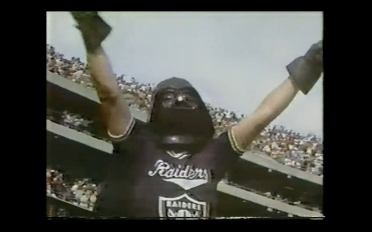 kengfunk's tweet photo. @DAonCBS @KevG163 Definitely. There was a lot of that Star Wars/Star Trek vibe going on all over NFL stadiums back then. NFL Films certainly picked up on it here. Goosebumps. #Facenda #Spence #Sabol #NFLFilms https://t.co/NUm5PXbXLB