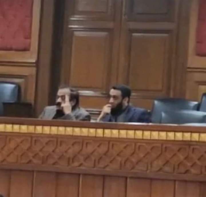 far_waaa's tweet photo. Muchar aur dentonic k isb bhagny ka waqt hoa chahta hai 🤣
#PunjabAssembly https://t.co/7A9S2pHUXg