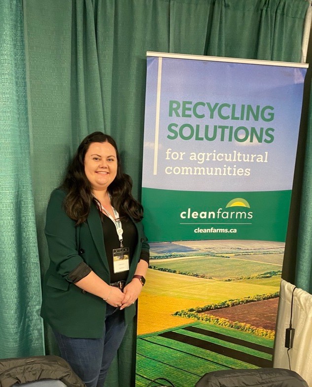 Cleanfarms's tweet photo. It's Day 2 of the amazing #WCCPS_SK in Saskatoon! The #Cleanfarms team is excited to speak with growers to answer questions &amp; get your feedback on current AND new opportunities to recycle #agplastic through our programs. Please come find us at booth A142. https://t.co/Sxdof75Odt