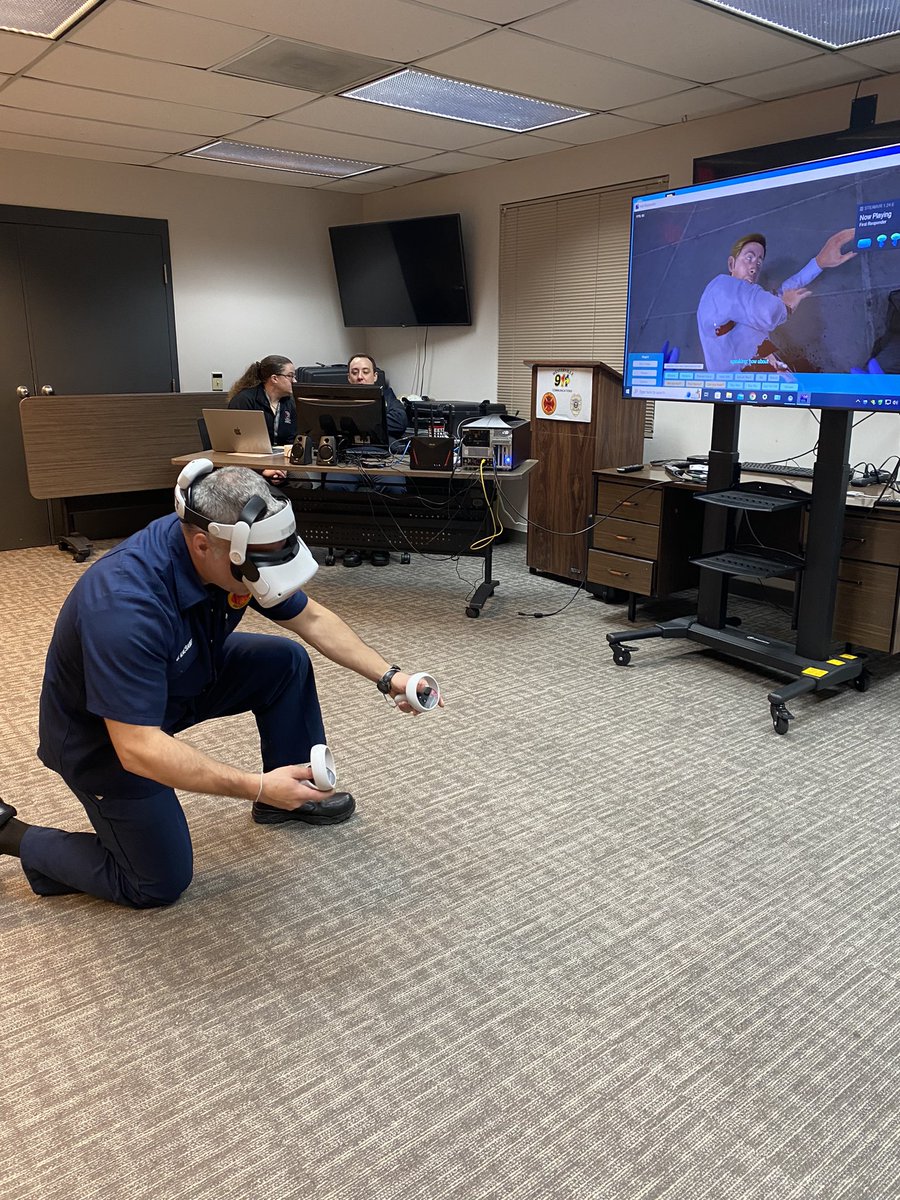 DrNickKman's tweet image. Doing some virtual reality training for first responders @WestervilleFire and EMS! Great engagement today with #SALTtriage