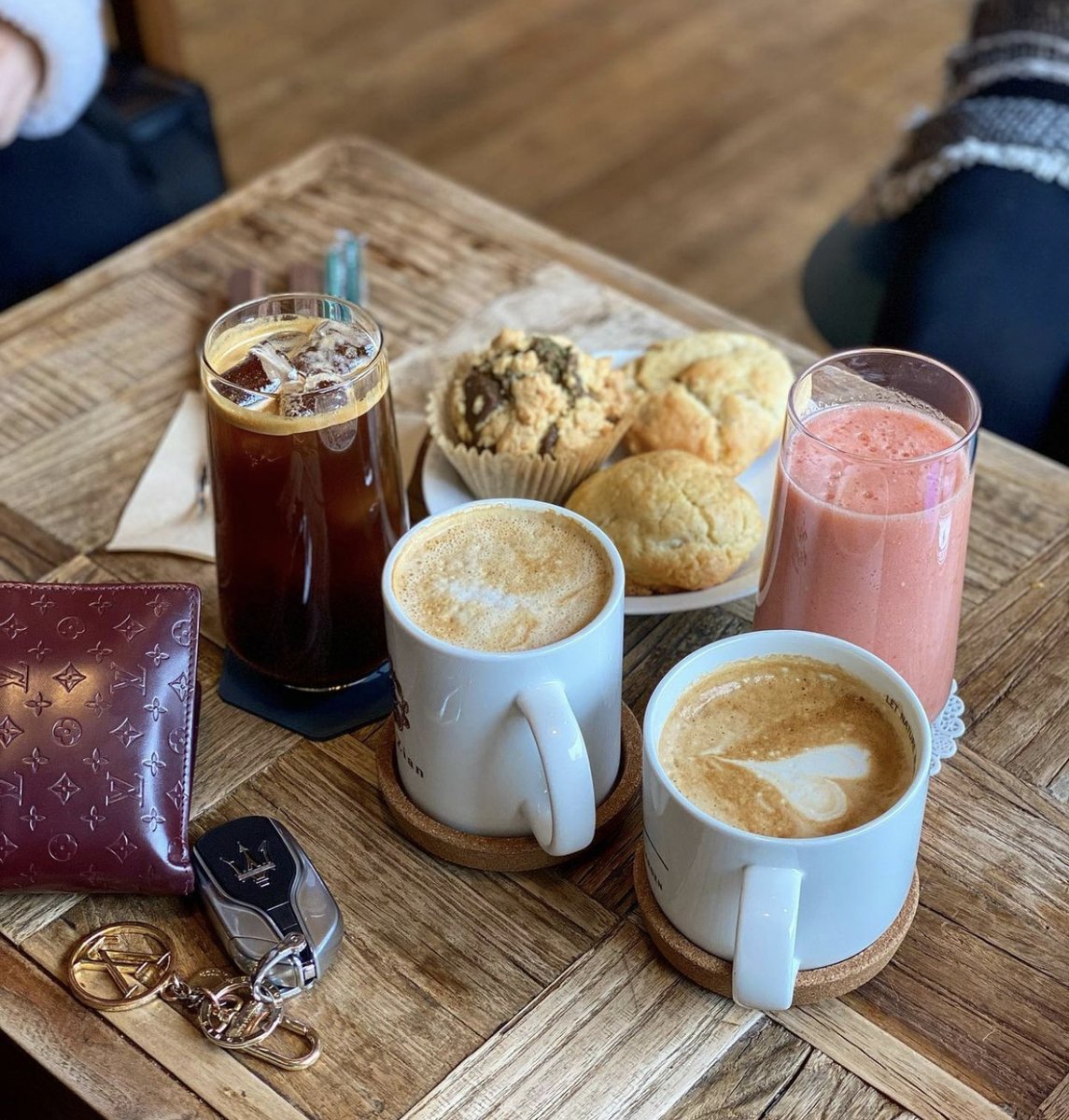 It's my tea time now, do you have any friends?