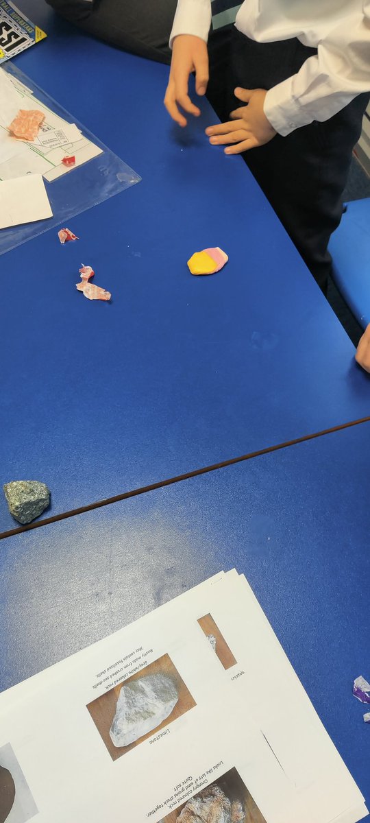 Year3Somers's tweet photo. This week, the children had great fun learning about how rocks are made. We used starburst to represent the different types of rocks. Well done everyone. https://t.co/IqiQuqDT65