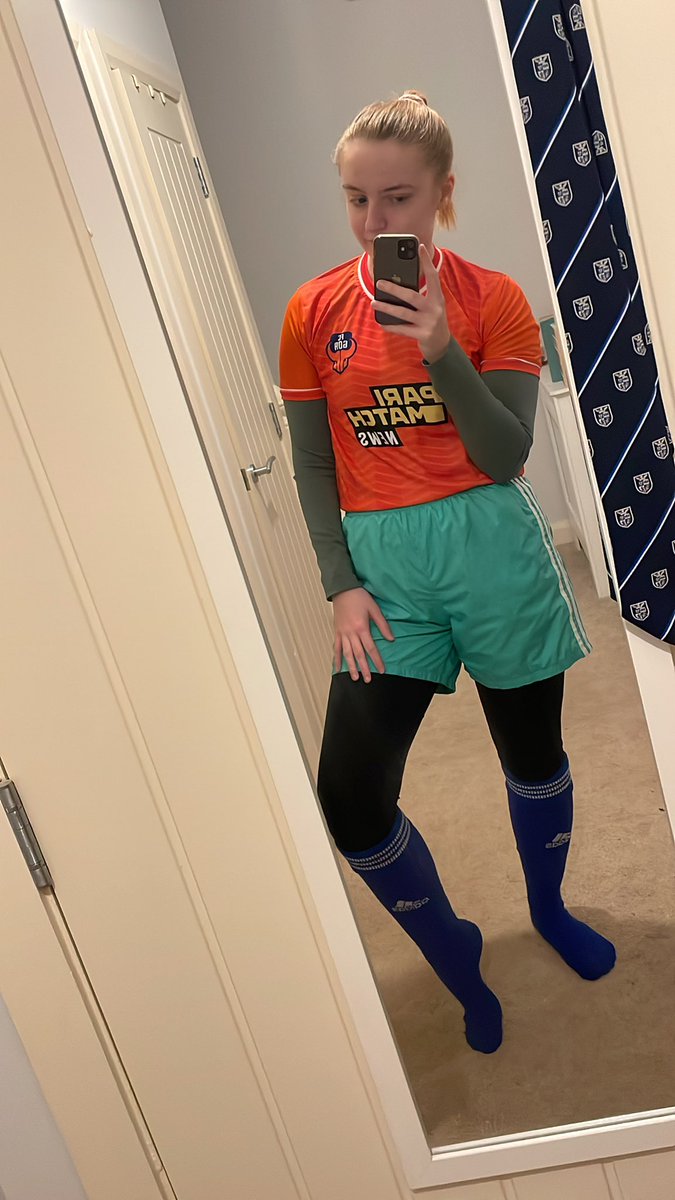 Meghan_Hoey's tweet photo. It is my first training session back (straight likes and passing only), which means the return of #shitkit https://t.co/3IYmSkXYJO