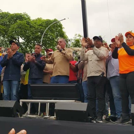 SecEduBolivar's tweet photo. La Fuerza Viva Trabajadora de las empresas básicas de Guayana, ratificaron su apoyo al presidente @NicolasMaduro y al Gobernador @amarcanopsuv, a través de una marcha multitudinaria llena de paz. https://t.co/VKf50quOPr