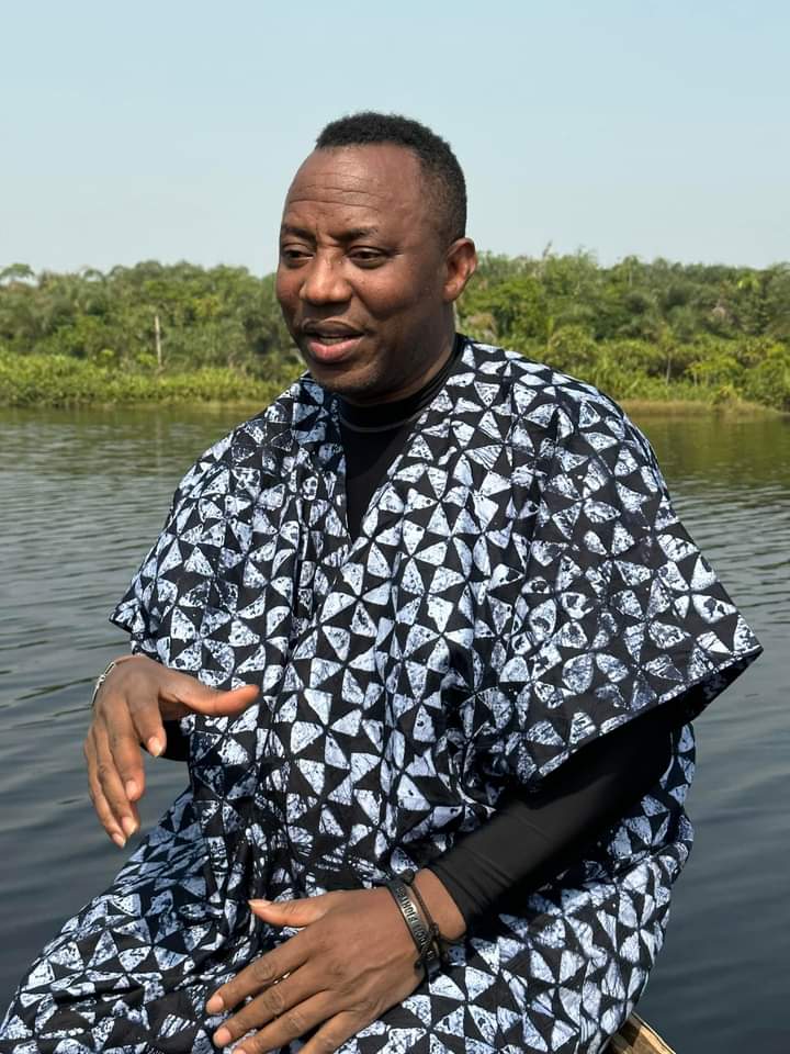 May my children not be a drug baron, looter or diverter of public funds into their family and personal business for selfish interest at the expense of the masses.
May my children never call a thief their leader and mentor. 
1/2.