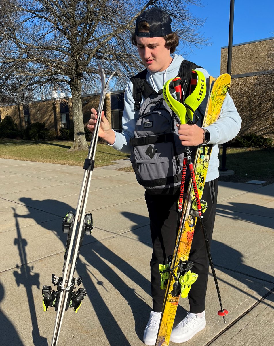 VTHSVikings's tweet photo. Lately, the ski team has felt like a swim team with an empty pool....the warm winter is nice for the rest of us, but the ski team is already two meets behind and the snow, when not shrouded in fog, is either like sugar or mashed potatoes. Sigh. #WeAreVTHS #VikingPride #WeNeedSnow https://t.co/UeuiZHobLS