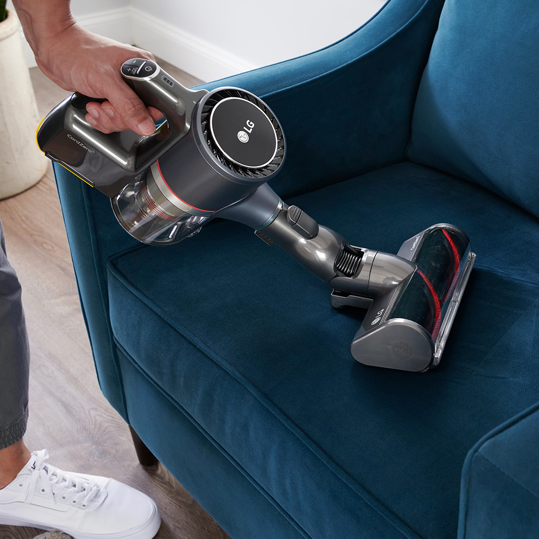 lgmichaelstokes's tweet photo. A cleaner new year includes the 🛋! Try to vacuum upholstery once a month to remove dust, dirt, and any left-behind crumbs. #LGCordZero #LGUS #LGFam @LGUS https://t.co/rwiPheGSSD