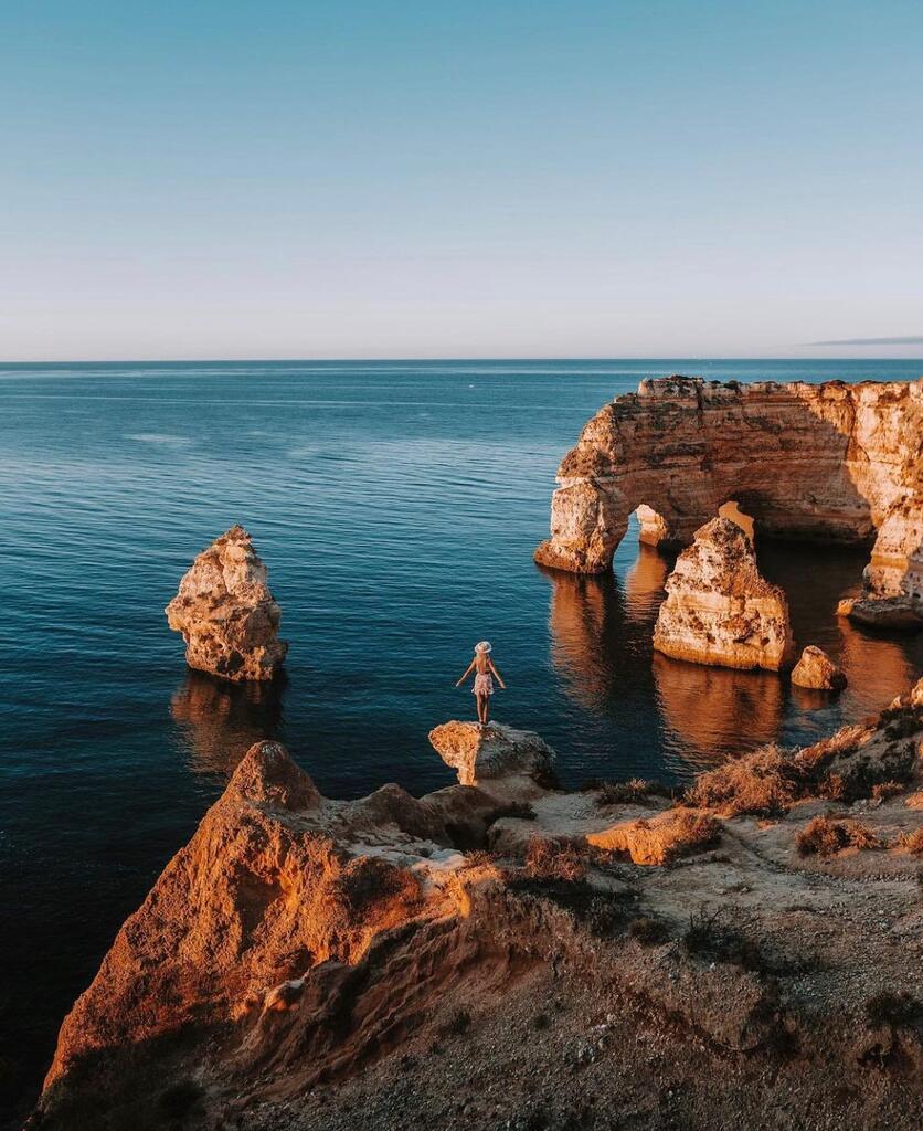 O destaque de hoje vai para @lisaabue 📸🌊☀️

📍Praia da Marinha, Algarve

Parabéns pela tua foto! ❤️E já sabes, se quiseres ser um dos nossos destaques basta usares as tags #igersportugal #portugaldenorteasul. instagr.am/p/CnSQT57DzAA/