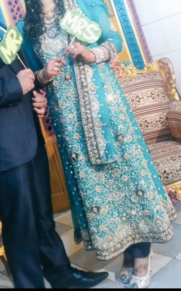 Mubashra40's tweet photo. Sale 🤩🤩🤩#walima_maxi only in 20k(20000rupees) if anyone interested to buy then DM for further details 😀 https://t.co/tH7jV6EBOf