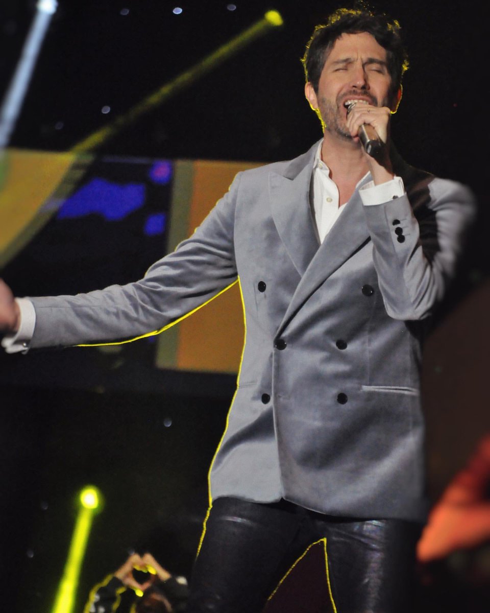 LosBennyFans's tweet photo. Nuestro querido @bennyibarra formando parte de la celebración de 25 años de @TeletonMexico siendo “Orgullosamente terco”
Diciembre, 2022
📸by @AnelDiez
#bennyibarra #teleton2022 #orgullosamentetercos https://t.co/lBgBNnLZEZ
