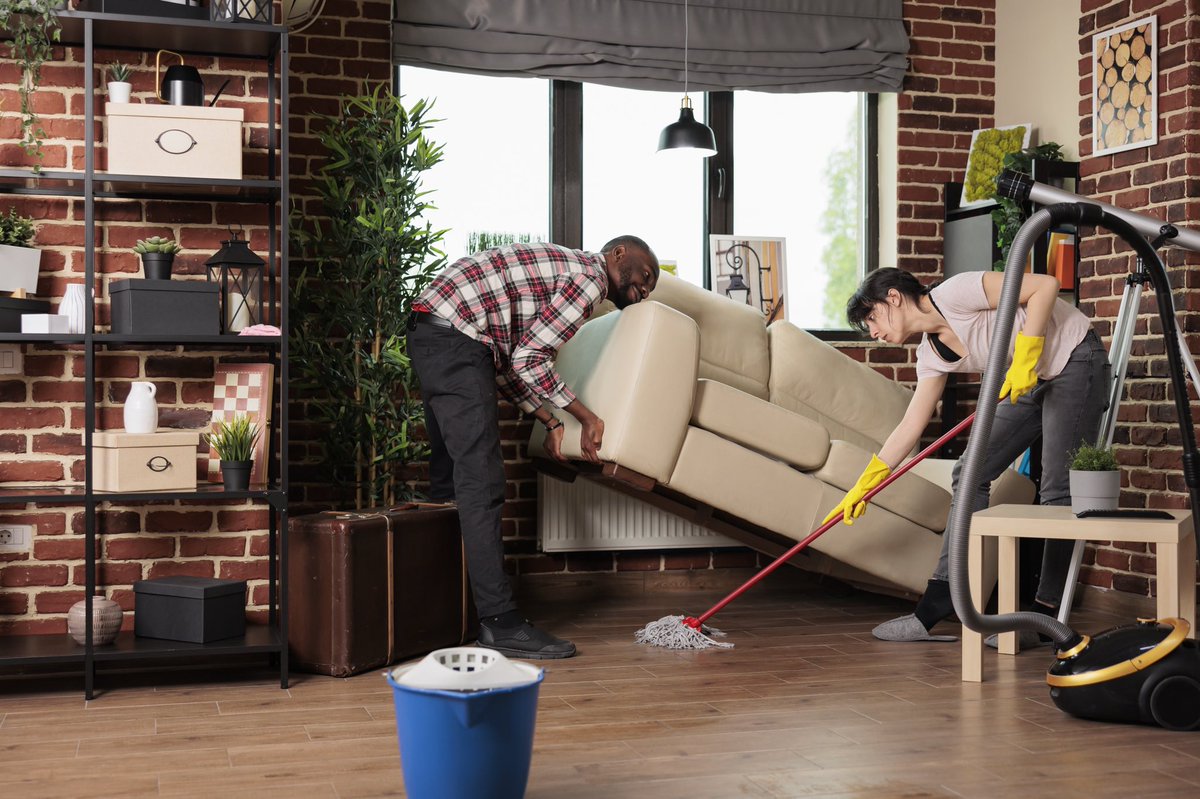 skipthedepot's tweet photo. A New Year brings new beginnings, which means that it might be time to clean out your garage, basement or closets! 🏠

Be sure to recycle your bottles, electronics and clothing by booking a home pickup here: https://t.co/7sRhj9N1pt

#recycling #alberta #skipthedepot #yyc #yeg https://t.co/SXBsX7A4Ot